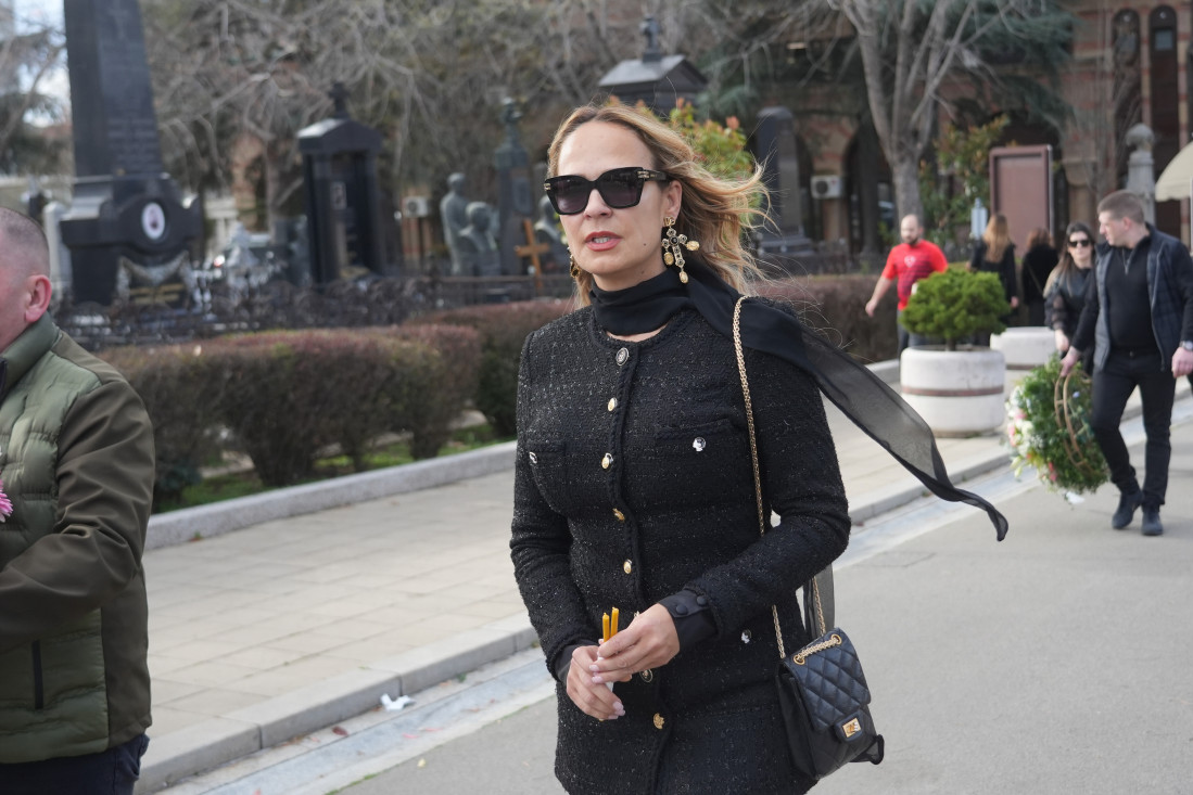 Marijana Mateus uslikana na groblju: Nakon smrti bivšeg muža prvi put u javnosti (FOTO)