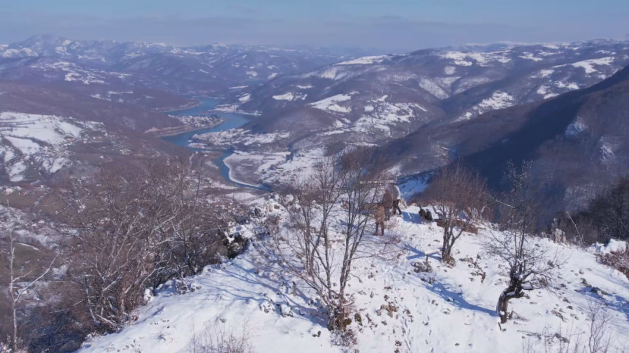 Sa ovog mesta pruža se spektakularan pogled na jezero Gazivode: Tutin postaje sve posećenija destinacija (FOTO)