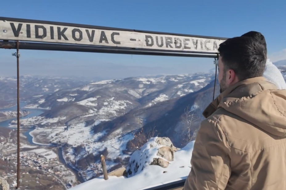 Sa ovog mesta pruža se spektakularan pogled na jezero Gazivode: Tutin postaje sve posećenija destinacija (FOTO)