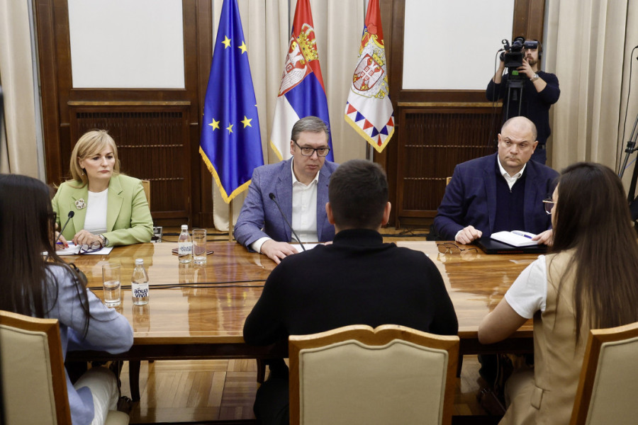 Predsednik Vučić ugostio studente koji hoće da uče: "Dok sam živ, boriću se protiv zborova i plenuma"