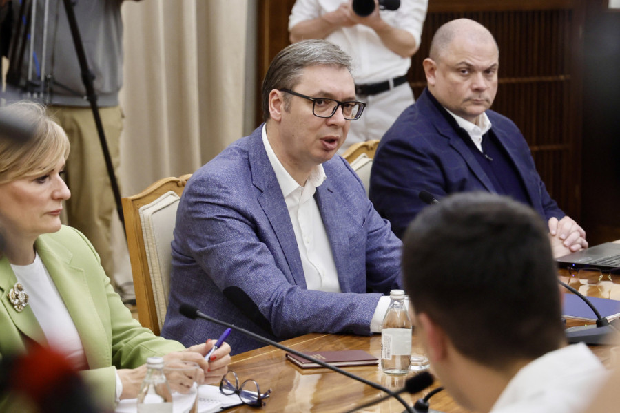 Predsednik Vučić ugostio studente koji hoće da uče: "Dok sam živ, boriću se protiv zborova i plenuma"