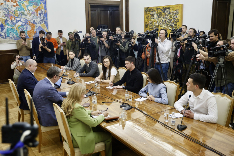 Predsednik Vučić ugostio studente koji hoće da uče: "Dok sam živ, boriću se protiv zborova i plenuma"