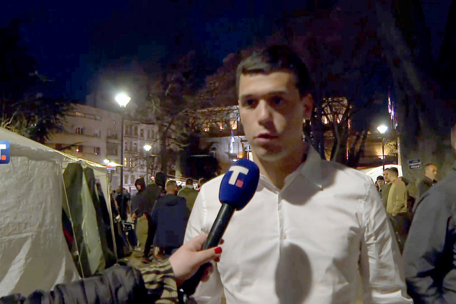 Blokaderi ponovo pravili incidente: Napali studente koji žele da uče da bi nasilno prekinuli konferenciju! (VIDEO)