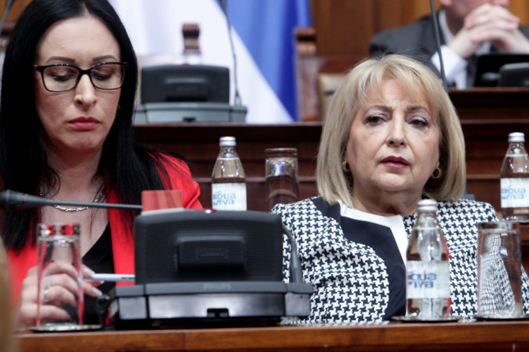 Ministarka prosvete: Najviše zameram rektoru na osionom stavu prema studentima koji bi da uče