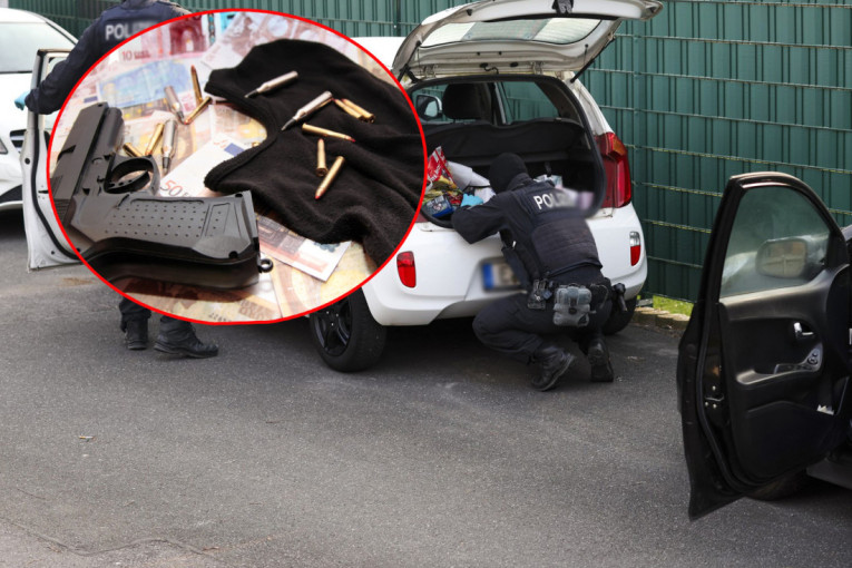 Policija kod RTS našla u ukradenim kolima oružje, fantomke i Molotovljeve koktele!