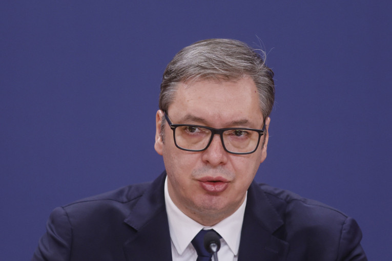 Vučić se obraća javnosti: "Pozivam sve građane Srbije da ne pokušavaju da ugroze mir i stabilnost!"