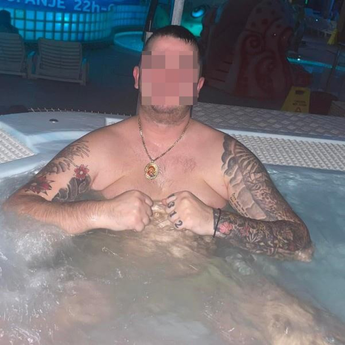 Bio u pritvoru zbog mačete, pa izbo mladića nožem u grudi! Ovo je Predrag, osumnjičen za pokušaj ubistva u Jakovu!