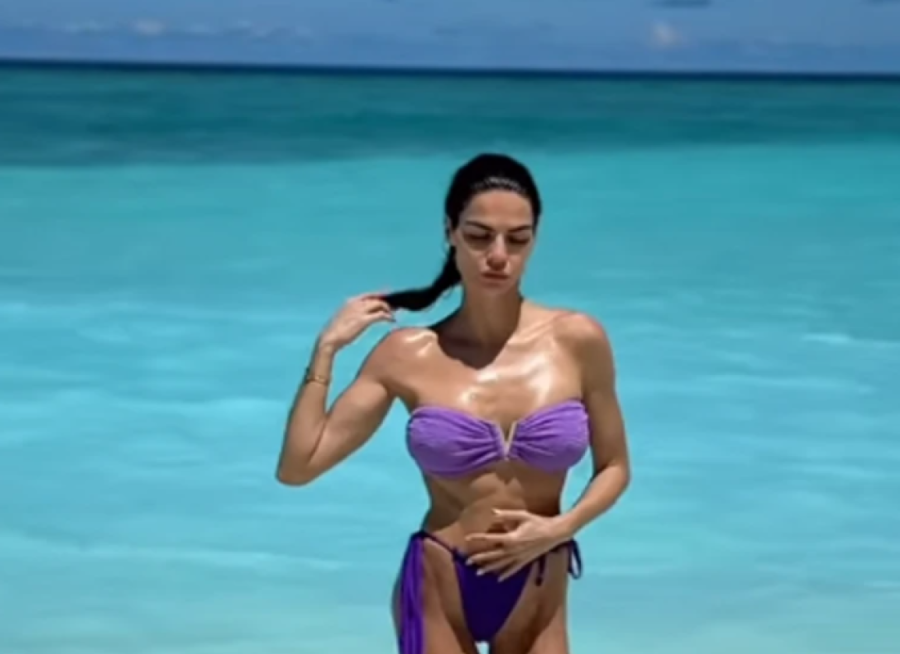 Naša manekenka objavila golišavi snimak, pa naišla na kritike: "Jel moguće da si ovako mršava?"