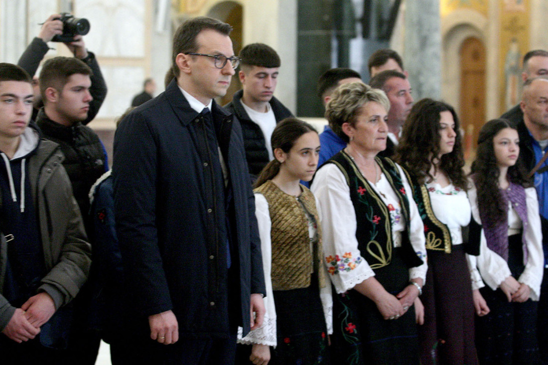 U Кosovskoj Mitrovici odata počast žrtvama martovskog pogroma: U Hramu Svetog Save služen pomen (FOTO/VIDEO)