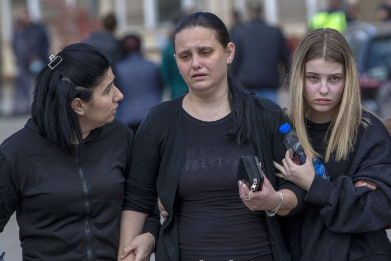 24sedam u Kočanima: Emotivne poruke na hameru, a ovu reč svi ispisuju (FOTO/VIDEO)