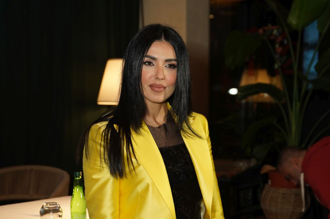 Pevačica pije vino dok je na infuziji: Šokirala javnost svojom objavom! (FOTO)