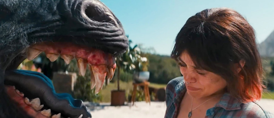 Džena Ortega ubija jednoroga, a onda kreće osveta njegovih roditelja: Bizarna horor komedija koja je zbunila mnoge (VIDEO)