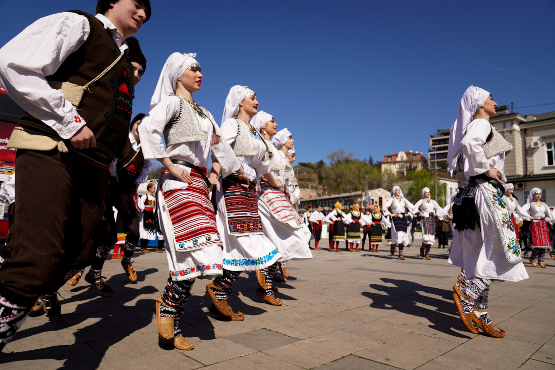 Luksuzni kruzer otvorio nautičku sezonu: Rakija i folklor na dočeku! (FOTO)