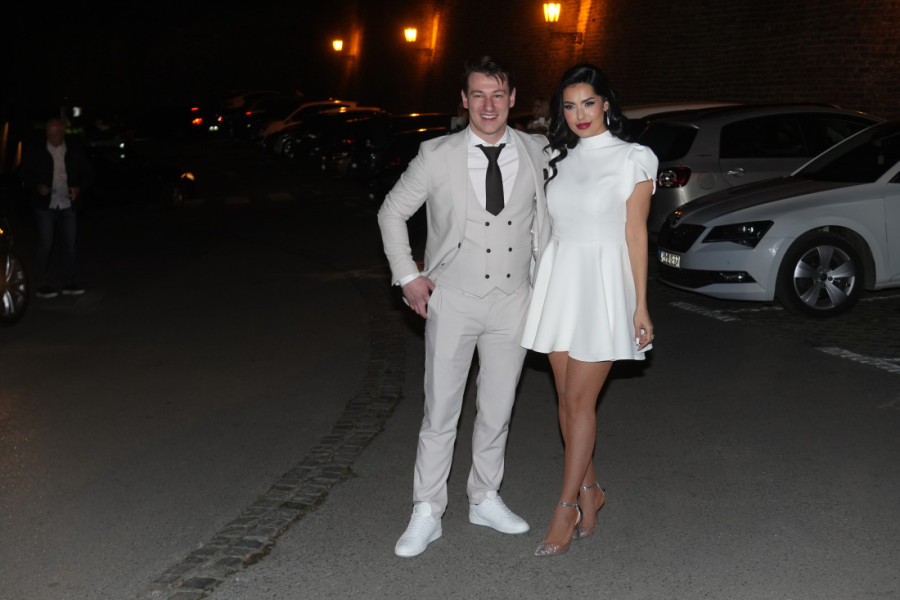 Tanja Savić i Muki pozirali s bebom u naručju: "Jedva smo čekali našu Taru!"