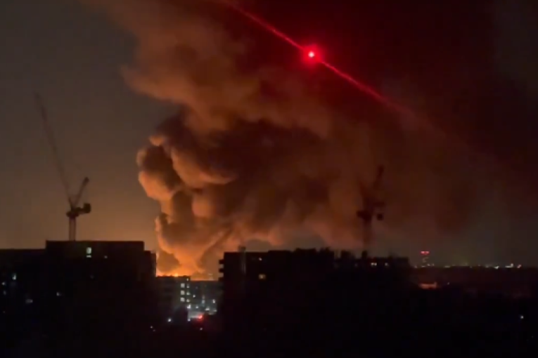 Požar na najvećem aerodromu u Evropi: Terminali zatvoreni, letovi otkazani – haos na pomolu (VIDEO)