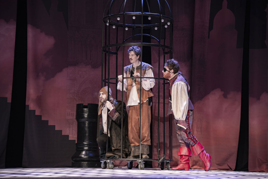 Odlaže se premijera predstave "Tri musketara": Poznat novi datum (FOTO)