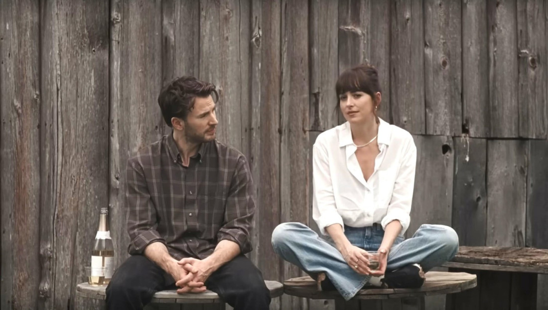 Intrigantna romansa Dakote Džonson i Pedra Paskala oduševila kritičare: Sve što ne očekujete (FOTO/VIDEO)