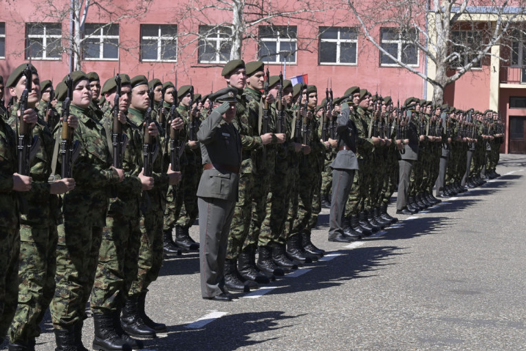 Luka iz Švajcarske, a Pjer iz Francuske došli da služi vojsku u Srbiji! Pogledajte kako su polagali  zakletvu (FOTO/VIDEO)