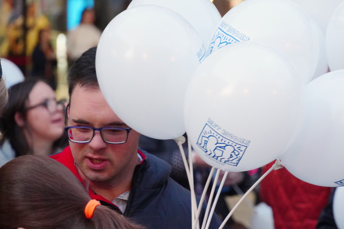 Svetski dan osoba sa Daunovim sindromom obeležen šetnjom u Knez Mihailovoj ulici
