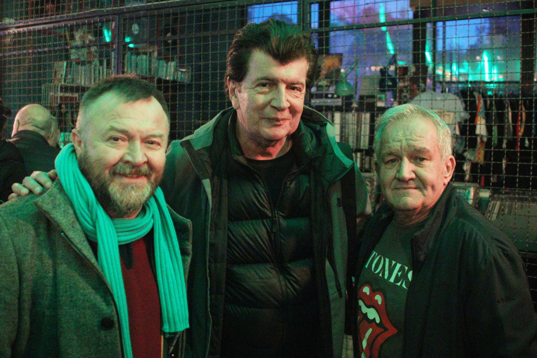 Dragoceni kadrovi zvezdanih trenutaka: Otvorena izložba "30 godina britpopa" Brajana Rašića (FOTO)