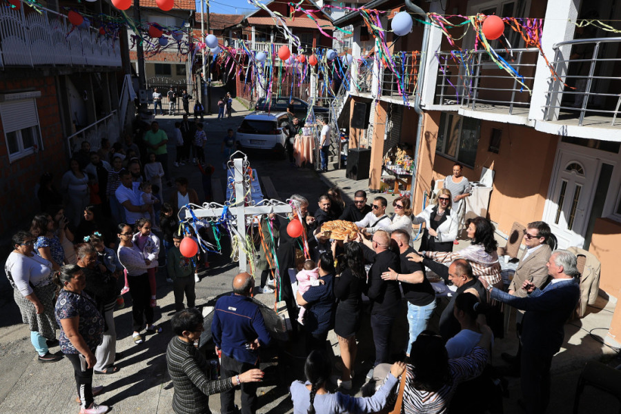 Romi u Srbiji obeležavaju praznik Tetkica Bibija: Svečanosti u Kragujevcu i Beogradu (FOTO)