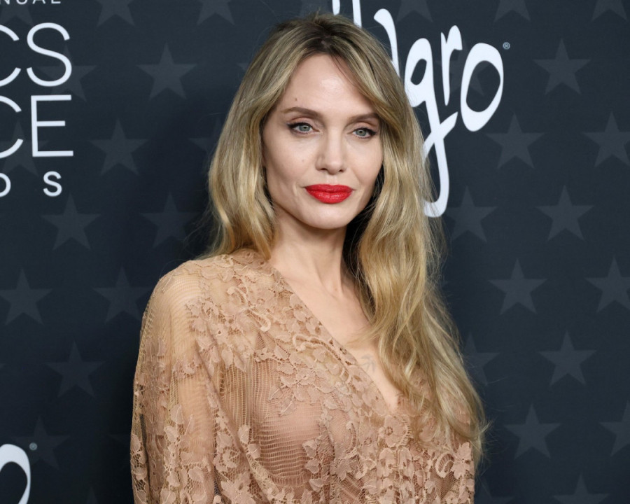 Na setu je vladao takav haos da ni scena seksa nikada nije snimljena: Najgori film Anđeline Džoli (VIDEO)