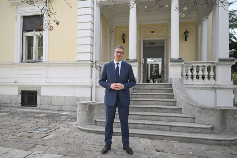 Vučić: Veliki posao u kući kralja Petra, održali smo prvi sastanak inicijativnog odbora za osnivanje svenarodnog Pokreta (FOTO)