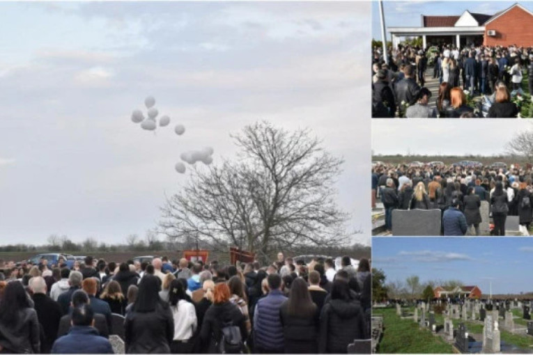 Sahranjen Vukašin Crnčević: Drugari pustili 19 belih balona u nebo (FOTO)