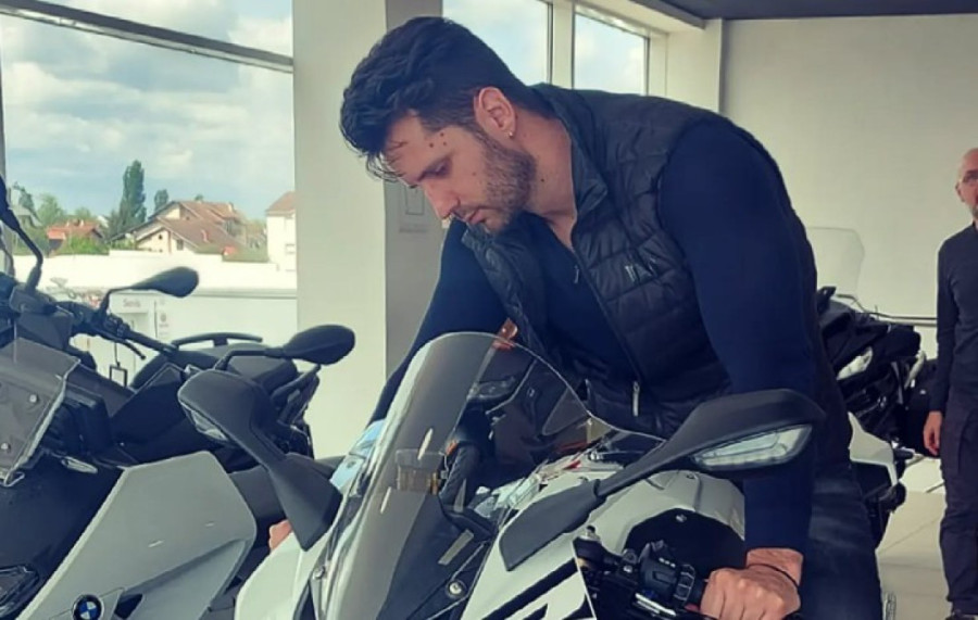 "Zar da ovo bude naša zadnja slika..." Udovica poginulog pevača neutešna (FOTO)