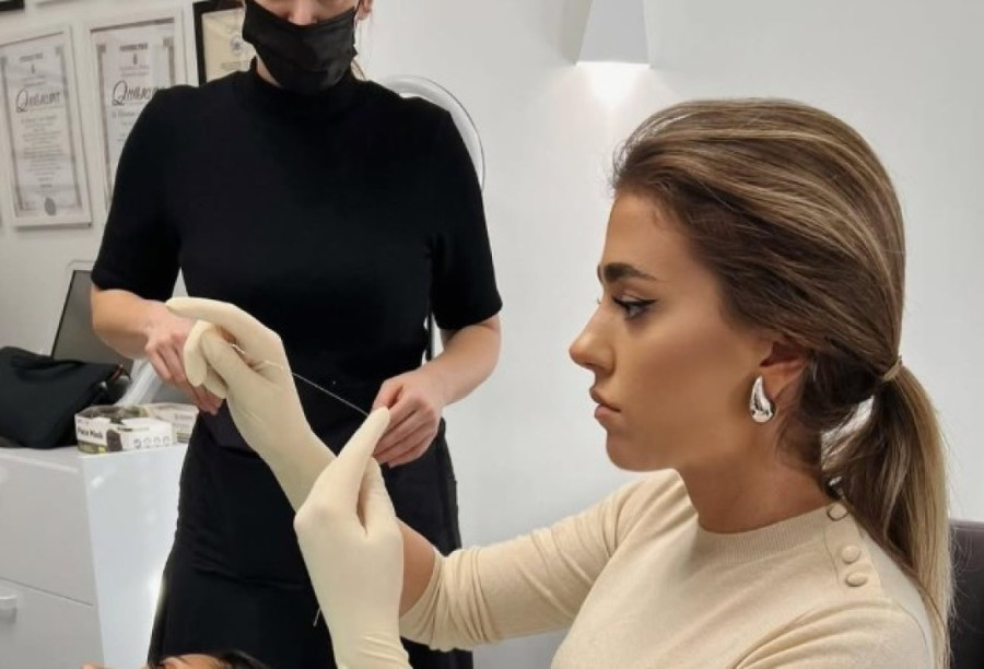 Ćerka Ace Pejovića je doktorka plastične hirurgije: Završila jedan od najtežih fakulteta, pa pokazala kako ulepšava žene