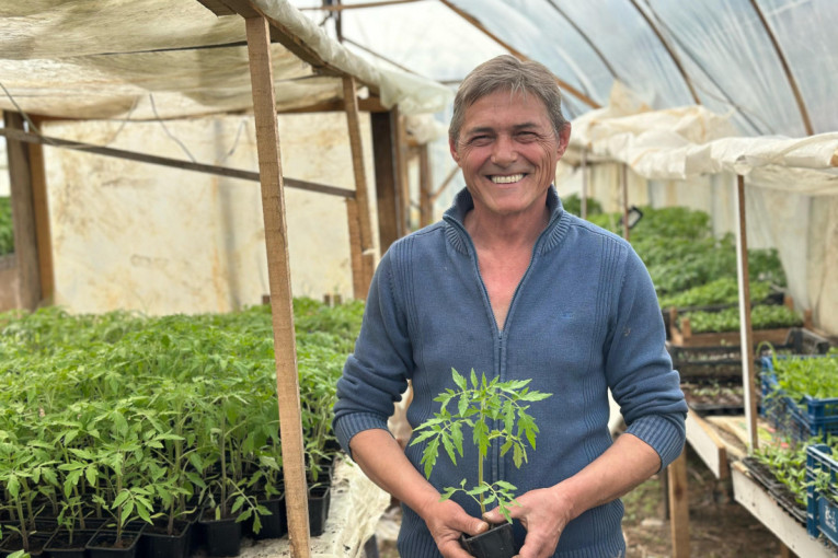 Milovan iz sela kod Čačka bavi se isključivo organskom proizvodnjom: Motika mora da radi (FOTO)