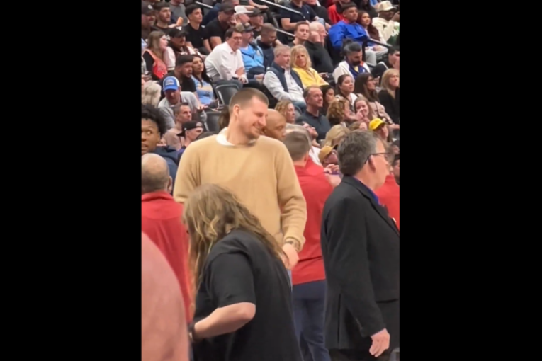 Jokić je zapravo ovakav! Navijači Denvera nakon decenije shvatili ko je Nikola u stvari (VIDEO)