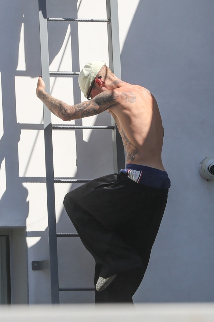 Džastin Biber upao u sektu? Njegovi najbliži uplašeni, ponaša se nikad čudnije