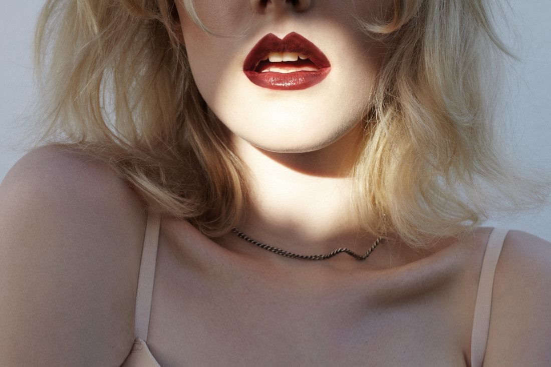 Podton je ključan: Izaberite nijansu crvenog karmina koja odgovara vašem tenu