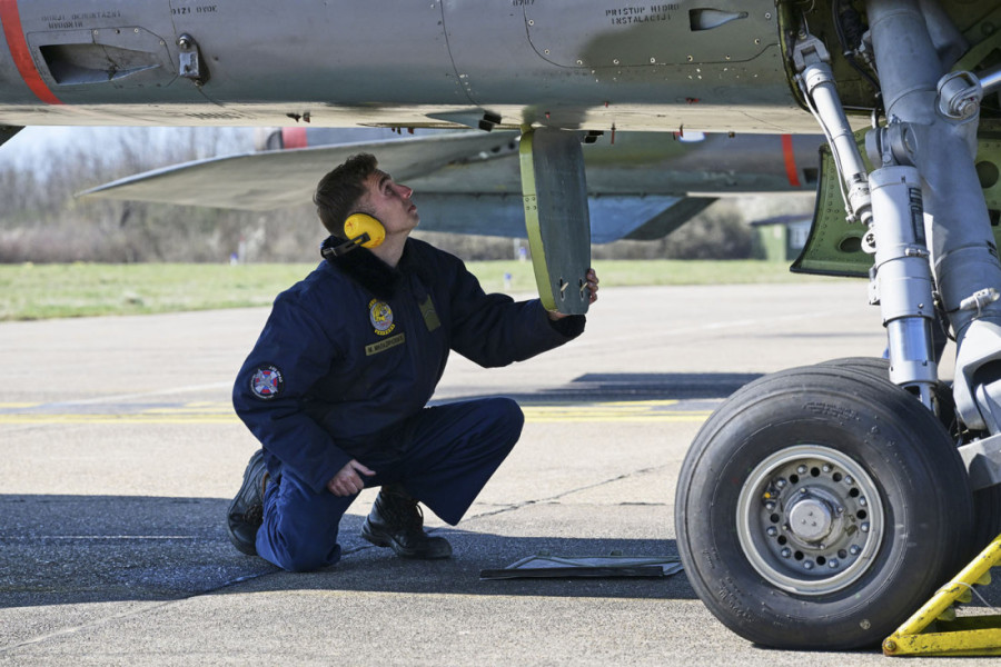 Pogled iz ptičje perspektive: Mladi piloti Vojske Srbije otkrivaju tajne neba! (FOTO)