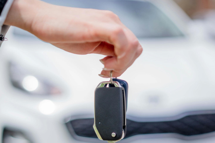 Auto se ne otključava? Uradite ovo kad se baterija u ključu potpuno isprazni