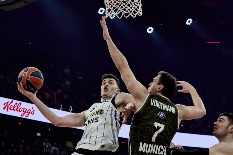 Partizan uprskao u Minhenu! Bajern bio na konopcima, ali je crna rupa od dva minuta progutala Valjak!