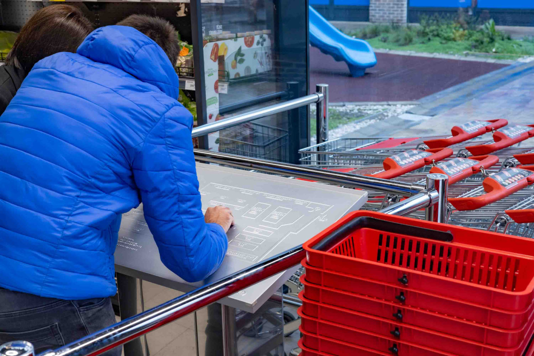 Prvi MAXI supermarket prilagođen slepim i slabovidim osobama