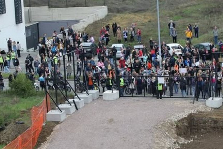 Mesarović o blokadi Informera: Niko nema pravo da drži 250 zaposlenih kao taoce, niko nema pravo da blokira zgradu