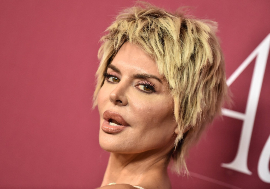 Glumica šokirala u haljini od kose! Tim od 16 ljudi radio je na njoj 152 sata - evo kako izgleda (FOTO)