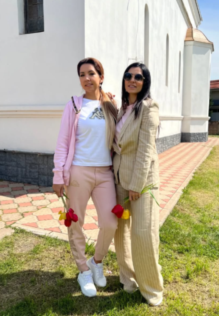 Tanja Savić uživa sa bratom i snajom: Svi su mislili da su u svađi, ova fotka je dokaz kako se slažu! (FOTO)