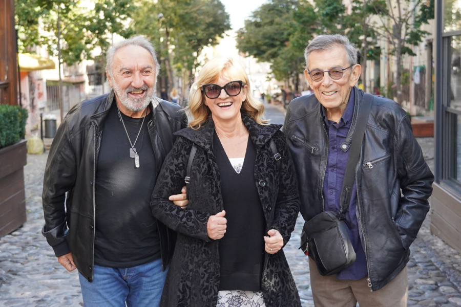 Sahranjen osnivač "Novih fosila": Sanja Doležal neutešna, kolege je pridržavale