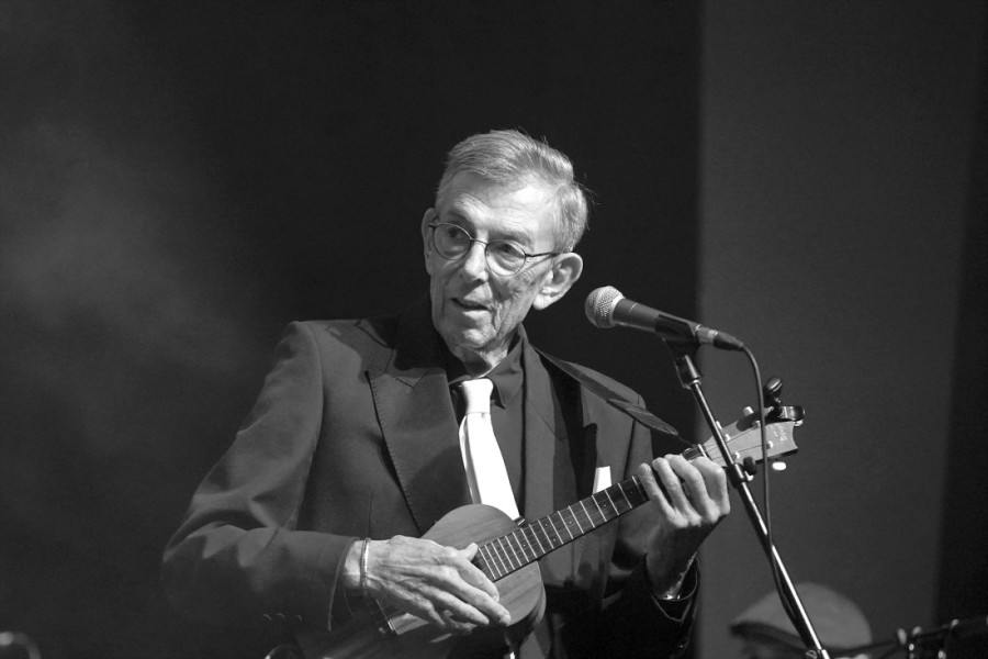 Sahranjen osnivač "Novih fosila": Sanja Doležal neutešna, kolege je pridržavale