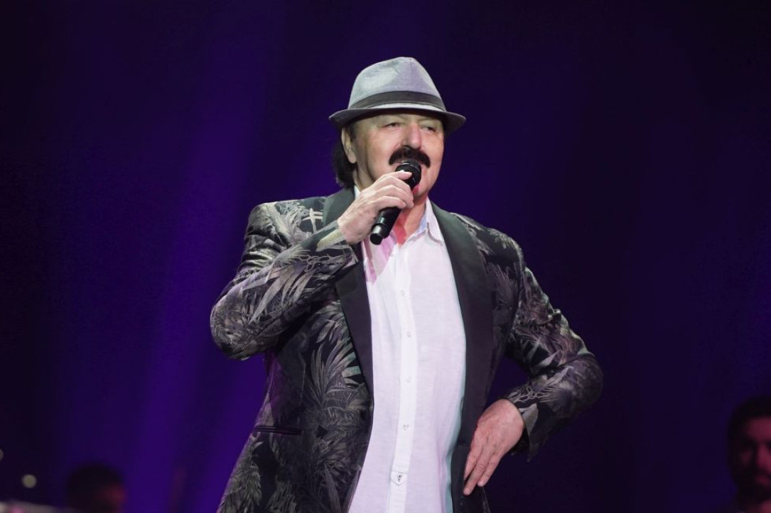 Veliki hit svi pevate, a ovo ne znate: Haris Džinović ga je napisao za legendarnu voditeljku, kakva priča!