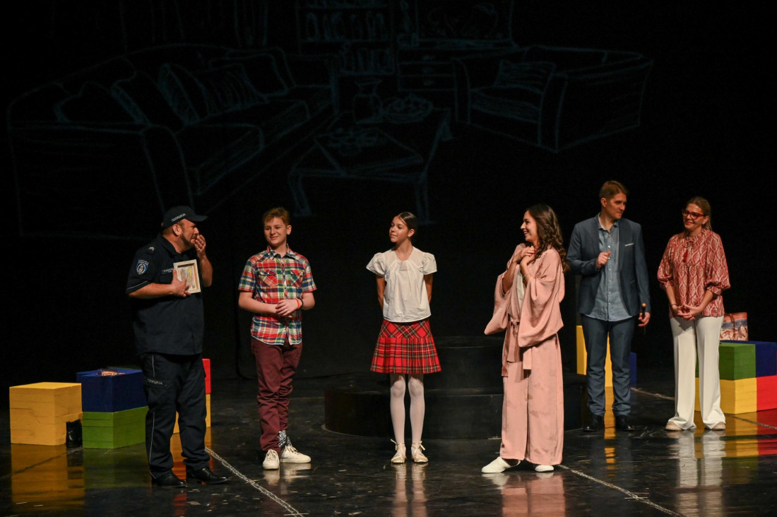 Sećate li se čuvene Andersenove priče "Olovni vojnik"? Ovog puta kao muzička predstava "Igra snoviđenja" u Teatru Vuk (FOTO)