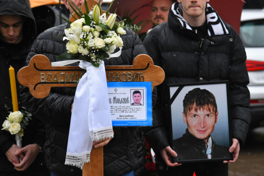 Evo ko zamenjuje Viki u „Zvezdama Granda" posle porodične tragedije