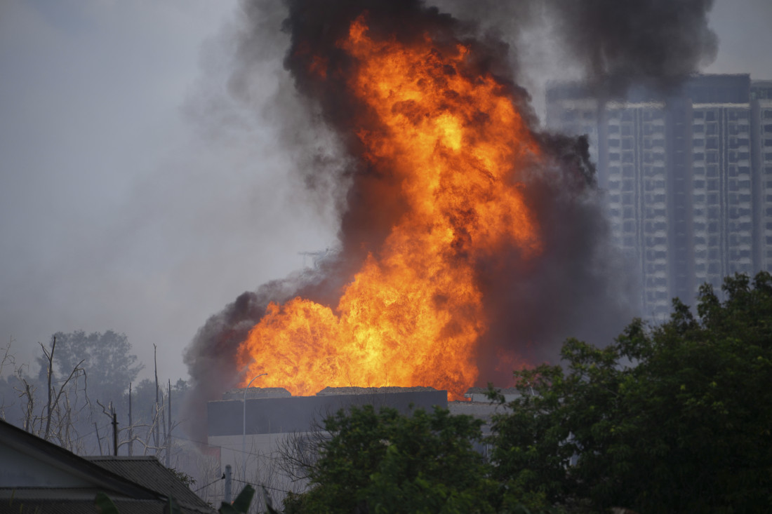 Horor u Maleziji: Gasovod eksplodirao, plamen viđen kilometrima daleko! Povređeno 112 ljudi (FOTO/VIDEO)
