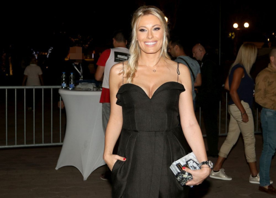 Dajana Paunović podelila fotku iz doma Žike Jakšića: Sve puca od ljubavi!