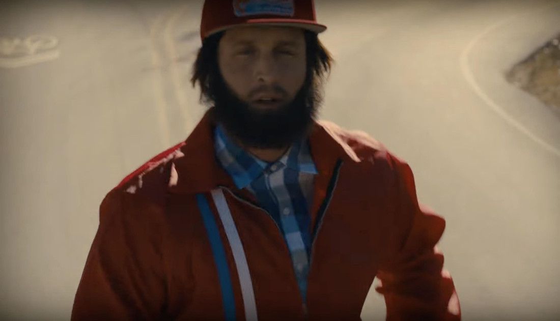 Emotivna i nostalgična saradnja Toma Henksa i njegovog sina: Oživeli kultnu scenu iz "Forest Gampa" (FOTO/VIDEO)