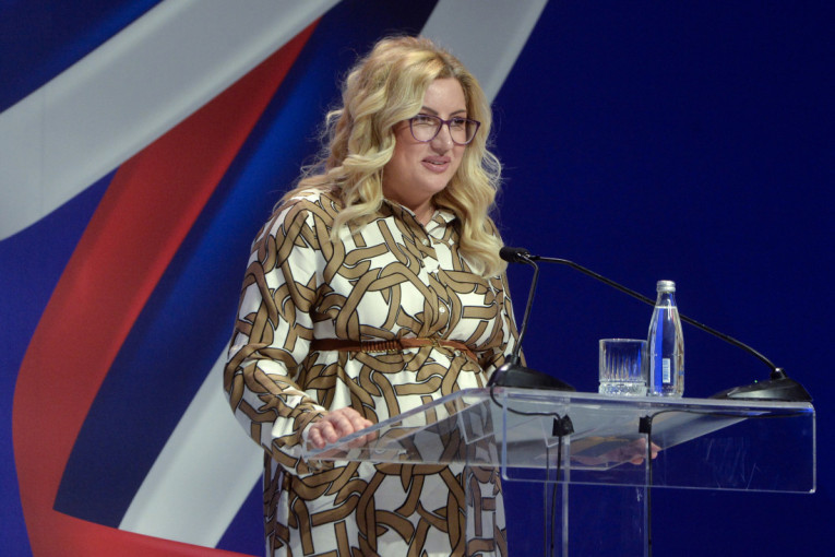 "Živeo Gavrilo, živela Srbija"! Vučić objavio prelepu vest: Porodila se poslanica Sonja Ilić!